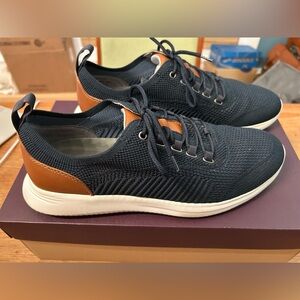 Johnston & Murphy Amherst Knit U Throat sneaker — very good preowned condition